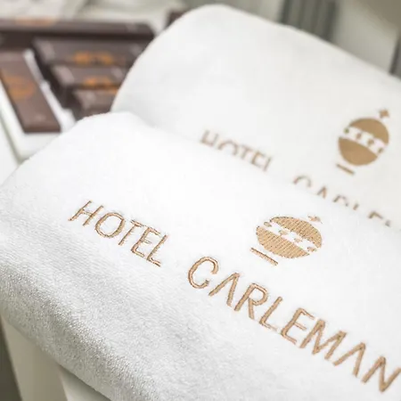 Hotell Carlemany 4*